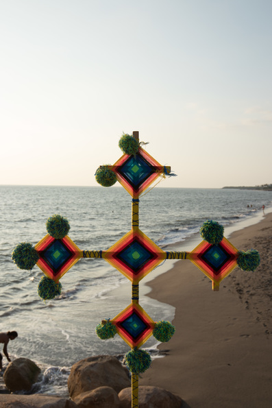 Ojo de Dios Huichol de la región Sierra Madre Occidental en Vallarta-Nayarit