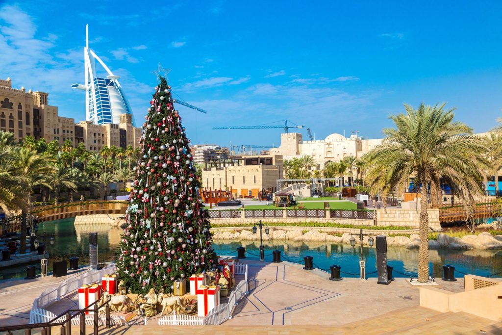 6 of the most impressive Christmas trees in the world! Bon Vivant