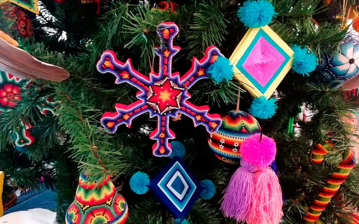 Traditional Christmas ornaments in Mexico - The Magic